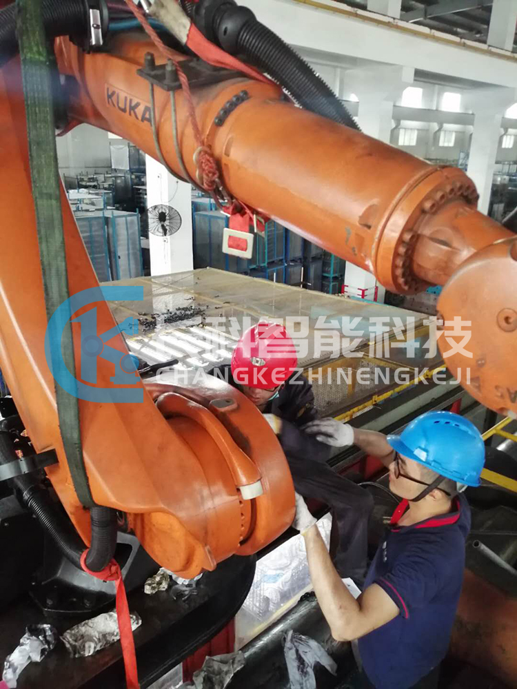 庫卡機(jī)器人減速機(jī)與平衡缸維修 庫卡機(jī)器人減速機(jī)與平衡缸維修