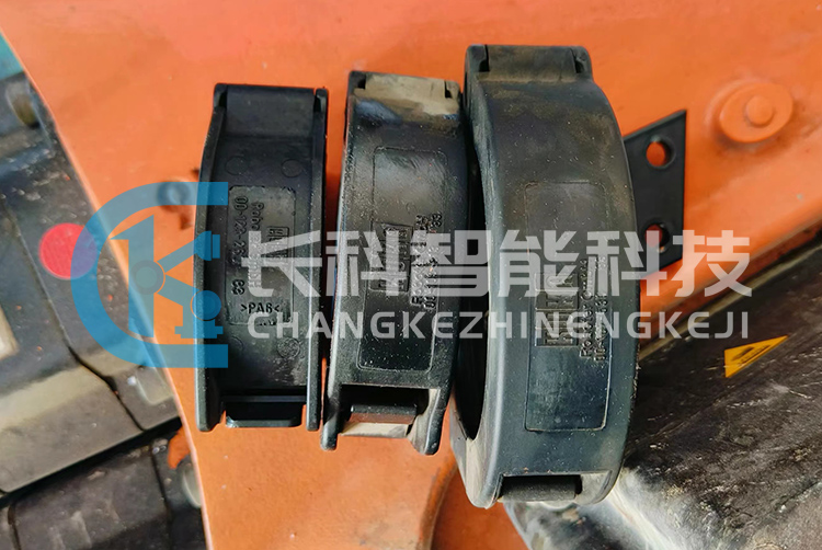 庫(kù)卡管線(xiàn)包軟管固定座 庫(kù)卡管線(xiàn)包軟管固定座